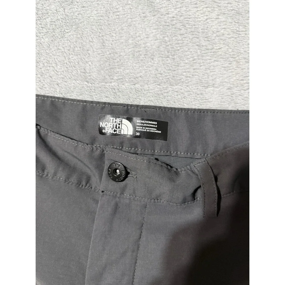 The North Face Rockaway Shorts Mens 29 Outdoor Athleisure Gray Nylon
